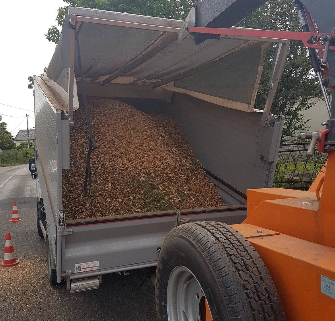 Tipper protective roof