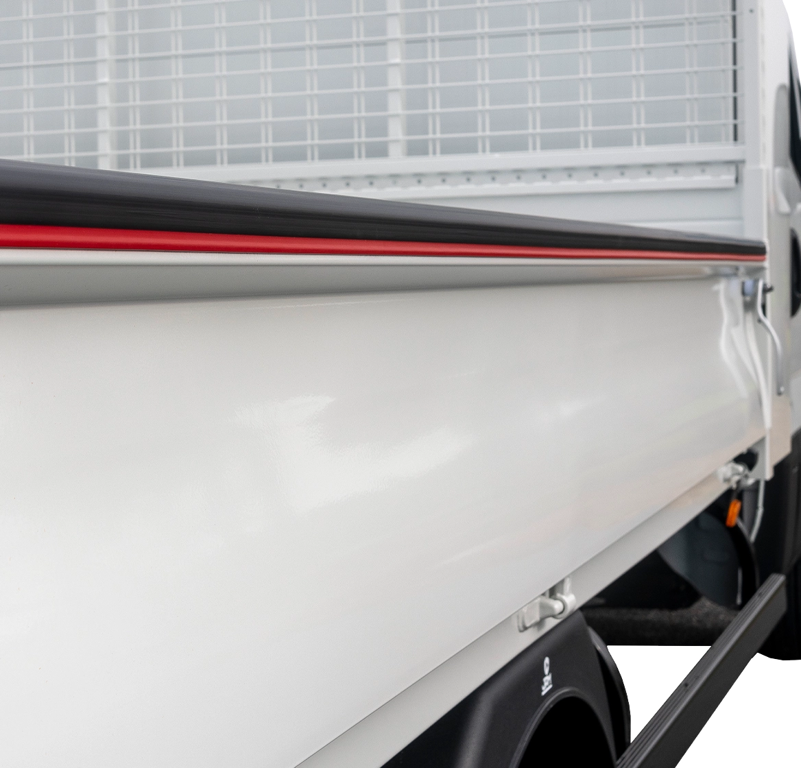 Sponda in acciaio con maniglie